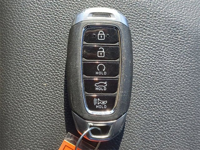 Used 2023 Hyundai Elantra SEL w/ Convenience Package image 26