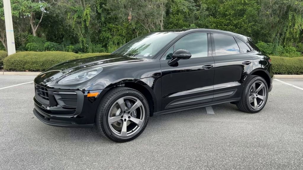 New 2026 Porsche Macan image 4