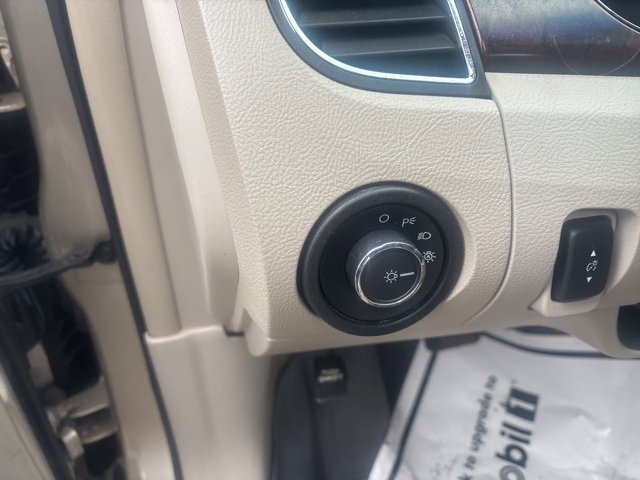 Used 2011 Ford Taurus SEL w/ 201A Rapid Spec Order Code image 26