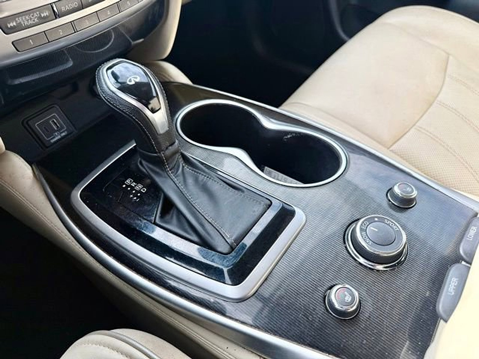 Used 2019 INFINITI QX60 Luxe w/ Essential Package image 16