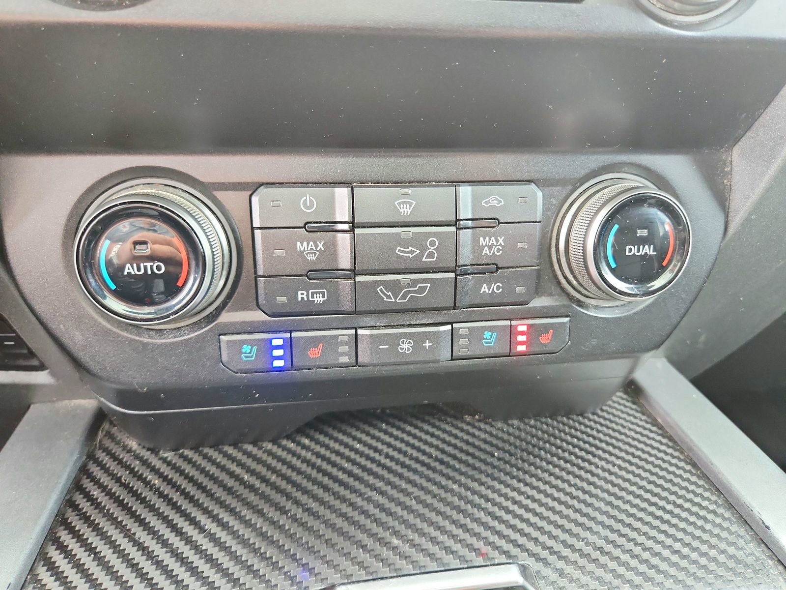 Used 2019 Ford F150 Raptor w/ Equipment Group 802A Luxury AWD/4WD image 21