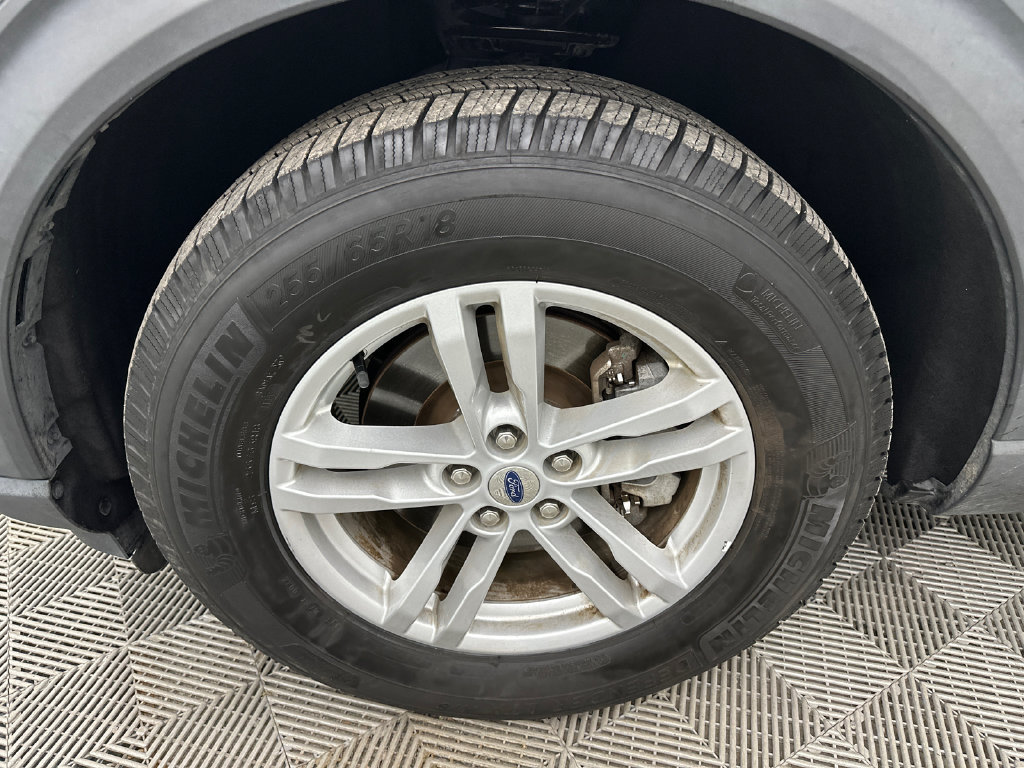 Used 2022 Ford Explorer XLT w/ Equipment Group 202A RWD image 11