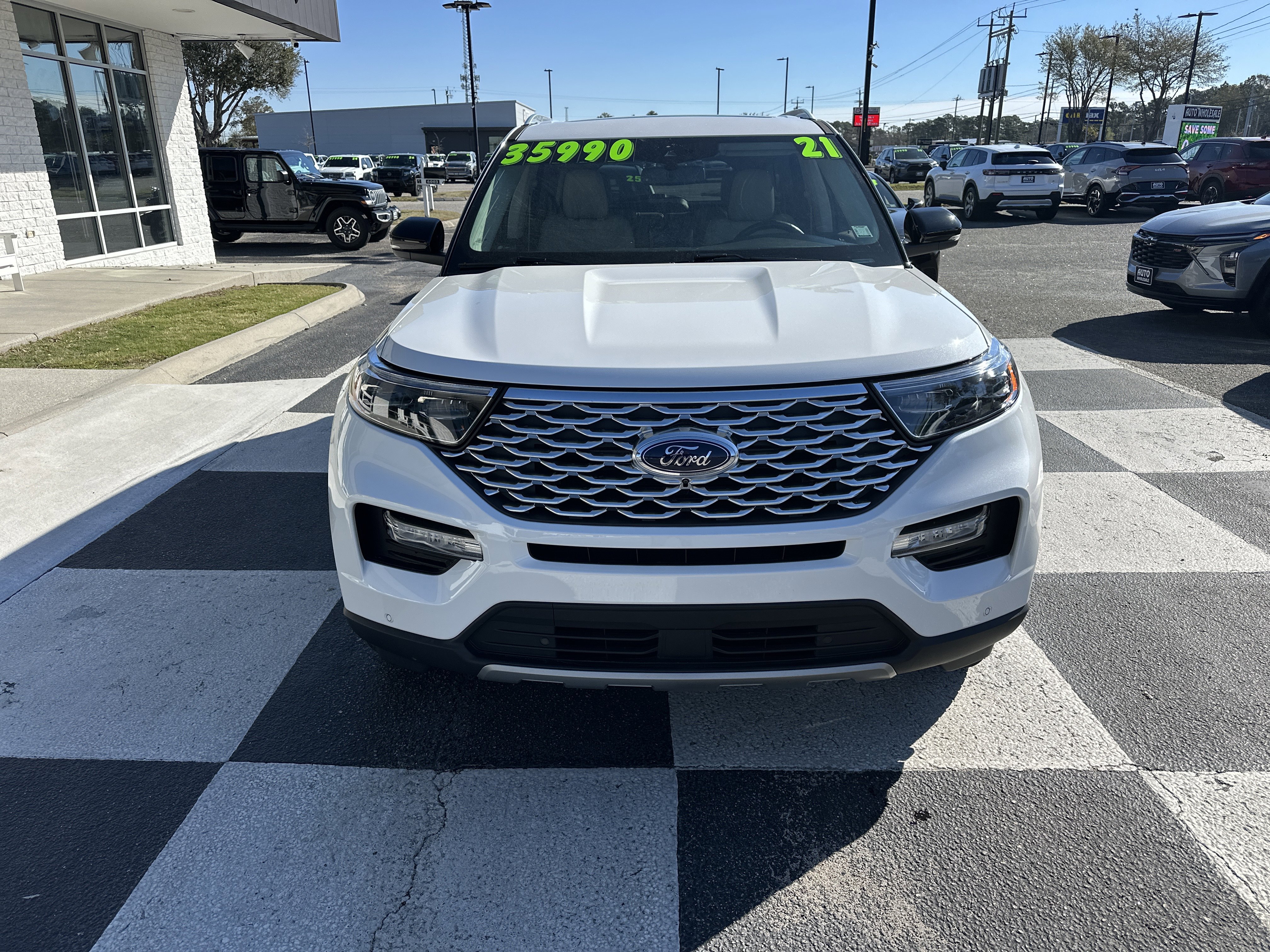 Used 2021 Ford Explorer Platinum w/ Equipment Group 601A image 2