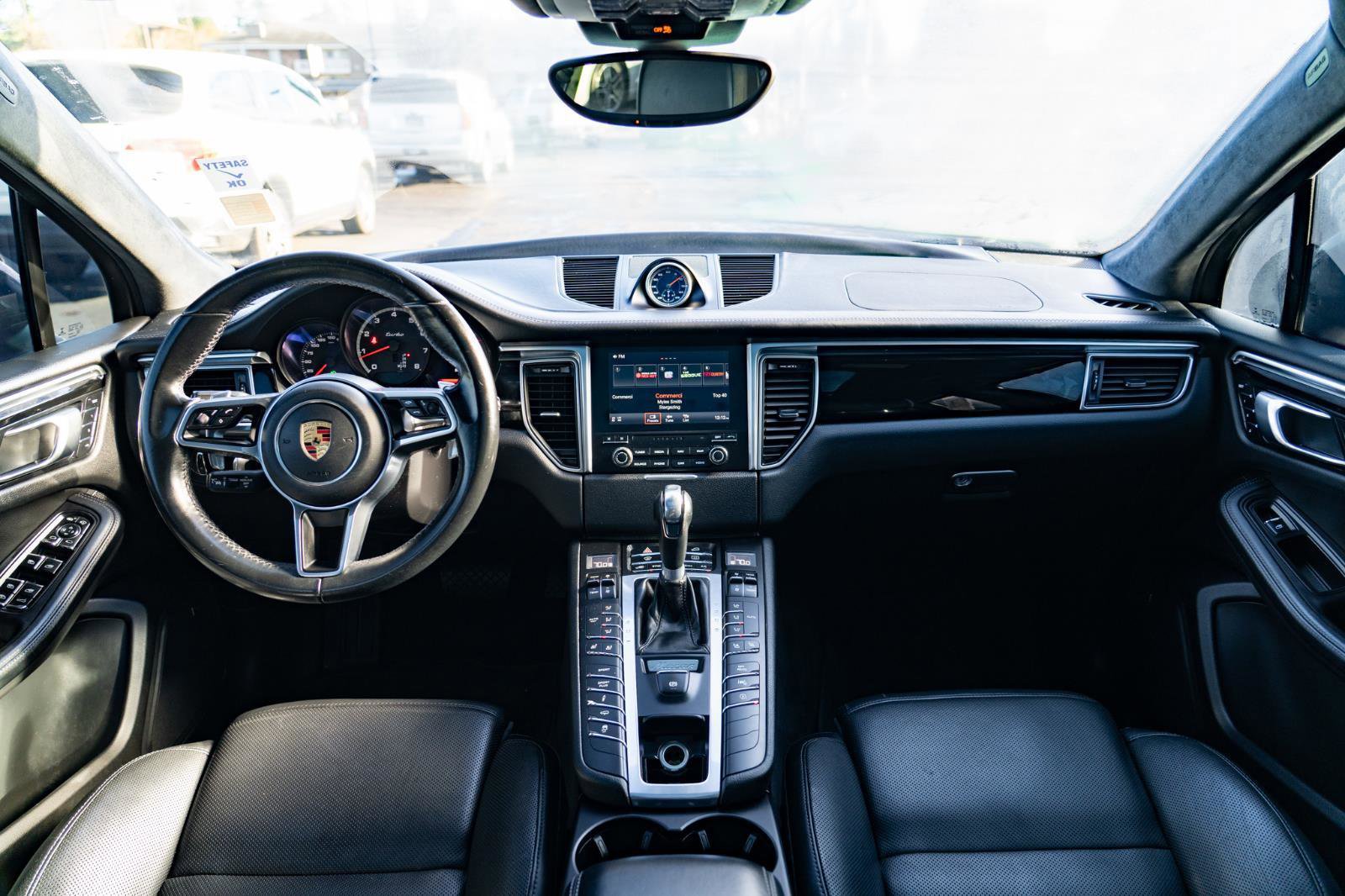 Used 2018 Porsche Macan Turbo AWD/4WD image 21