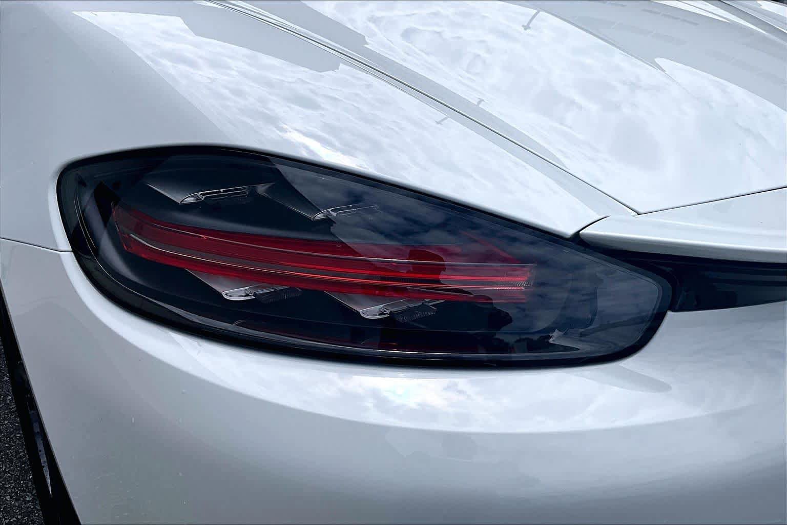 Used 2021 Porsche 718 Boxster RWD image 25