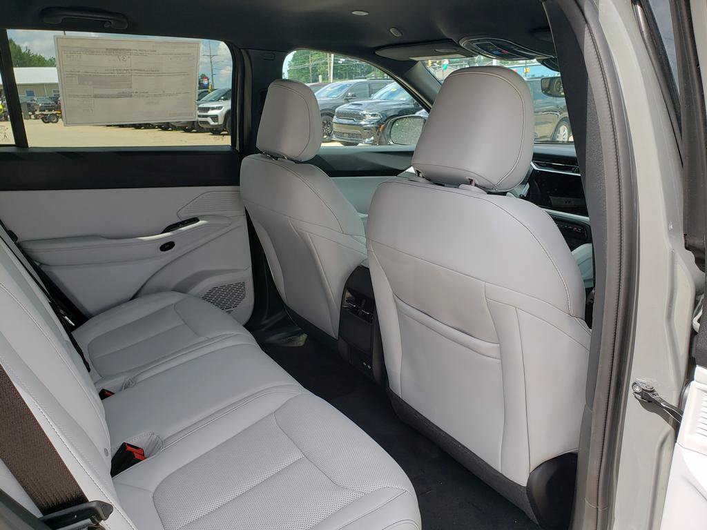 New 2026 Jeep Cherokee Limited AWD/4WD image 18