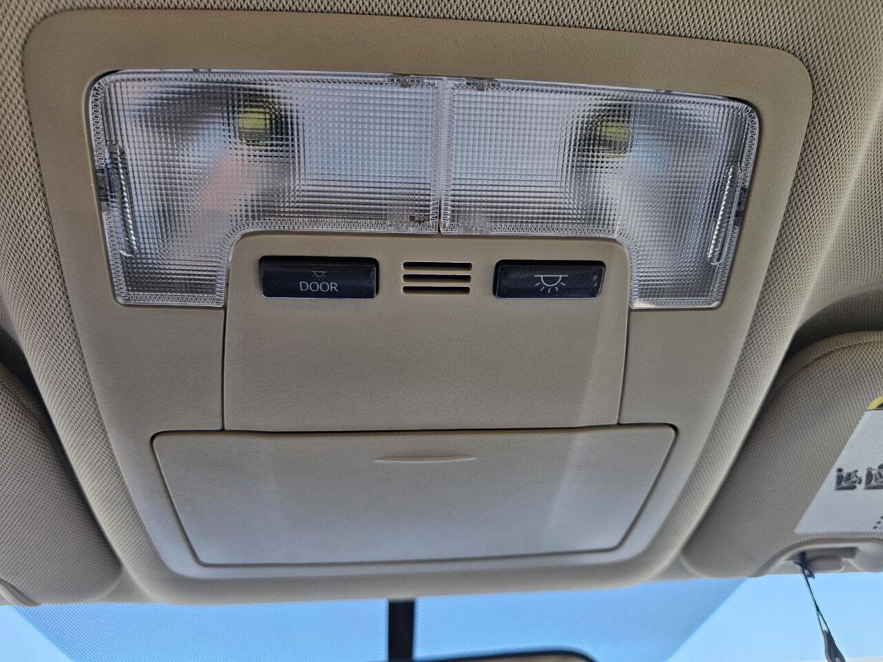 Used 2014 Toyota Highlander Plus FWD image 40