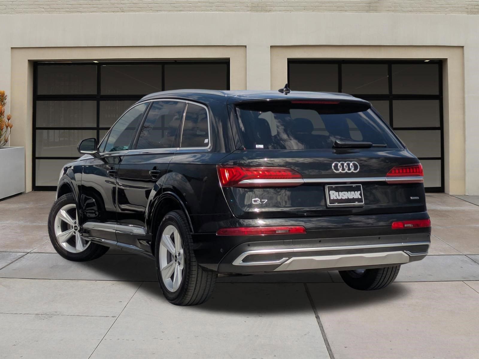 Used 2023 Audi Q7 2.0T Premium Plus w/ Premium Plus Package AWD/4WD image 2