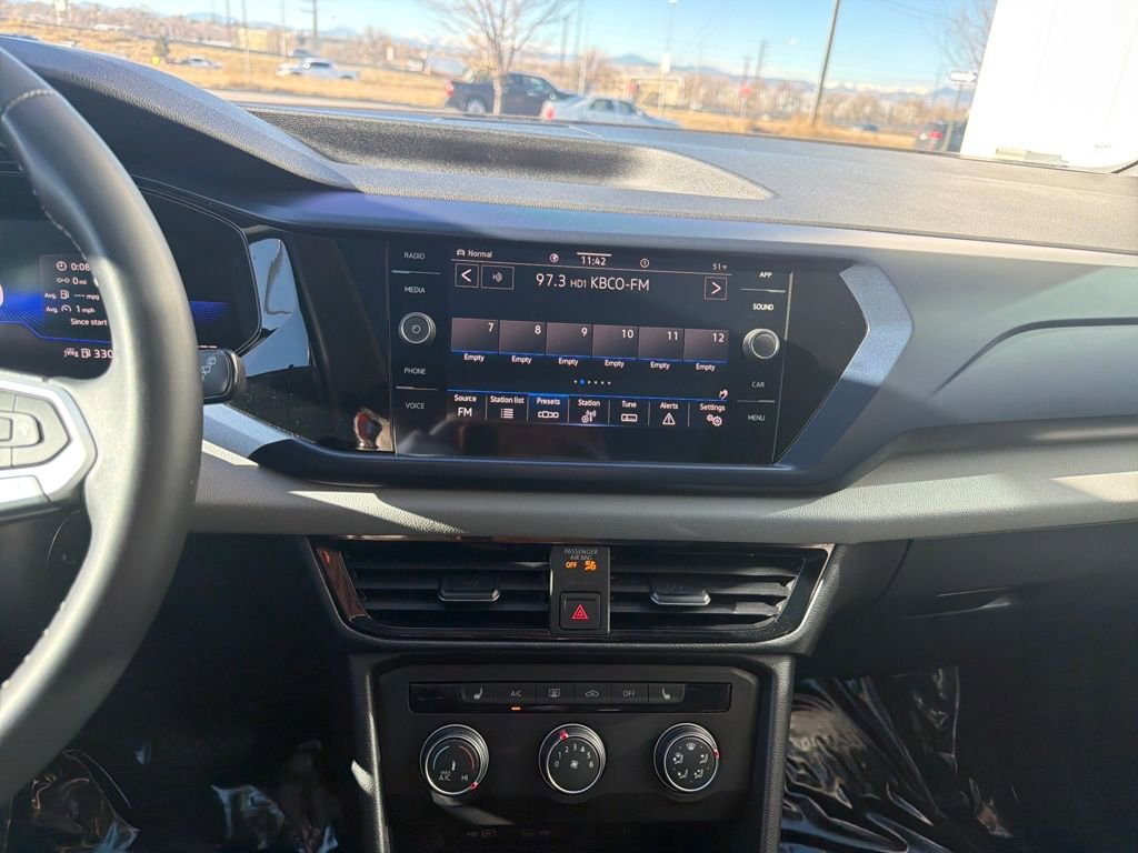 Certified 2022 Volkswagen Taos SE w/ Panoramic Sunroof Package image 20