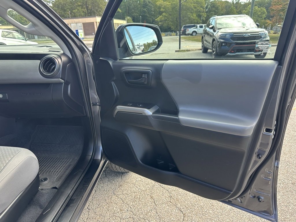Used 2022 Toyota Tacoma SR5 image 16