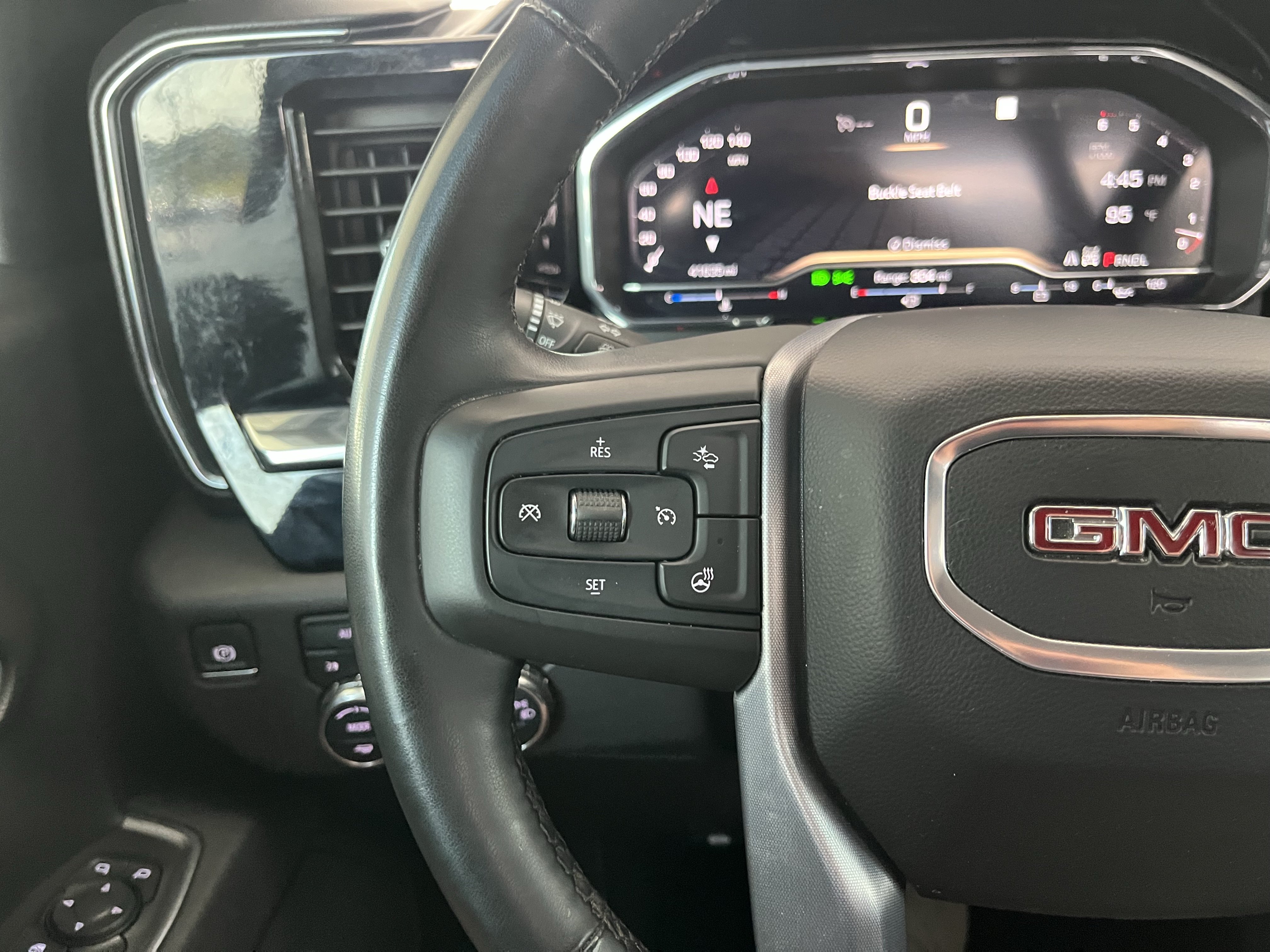 Used 2025 GMC Sierra 1500 SLT AWD/4WD image 11