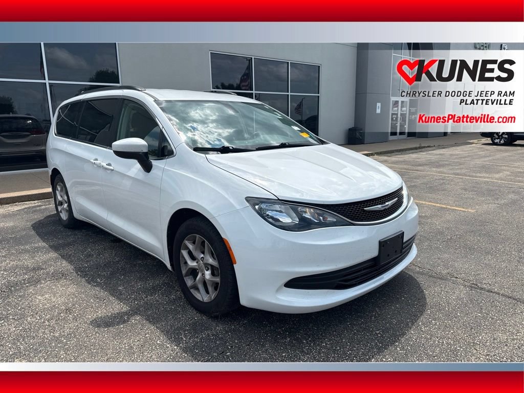 Used 2018 Chrysler Pacifica Touring w/ Tire & Wheel Group