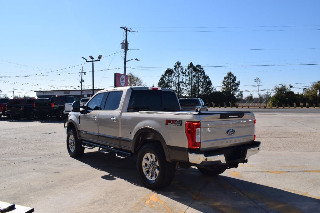 Used 2017 Ford F250 Lariat w/ Lariat Ultimate Package AWD/4WD image 5