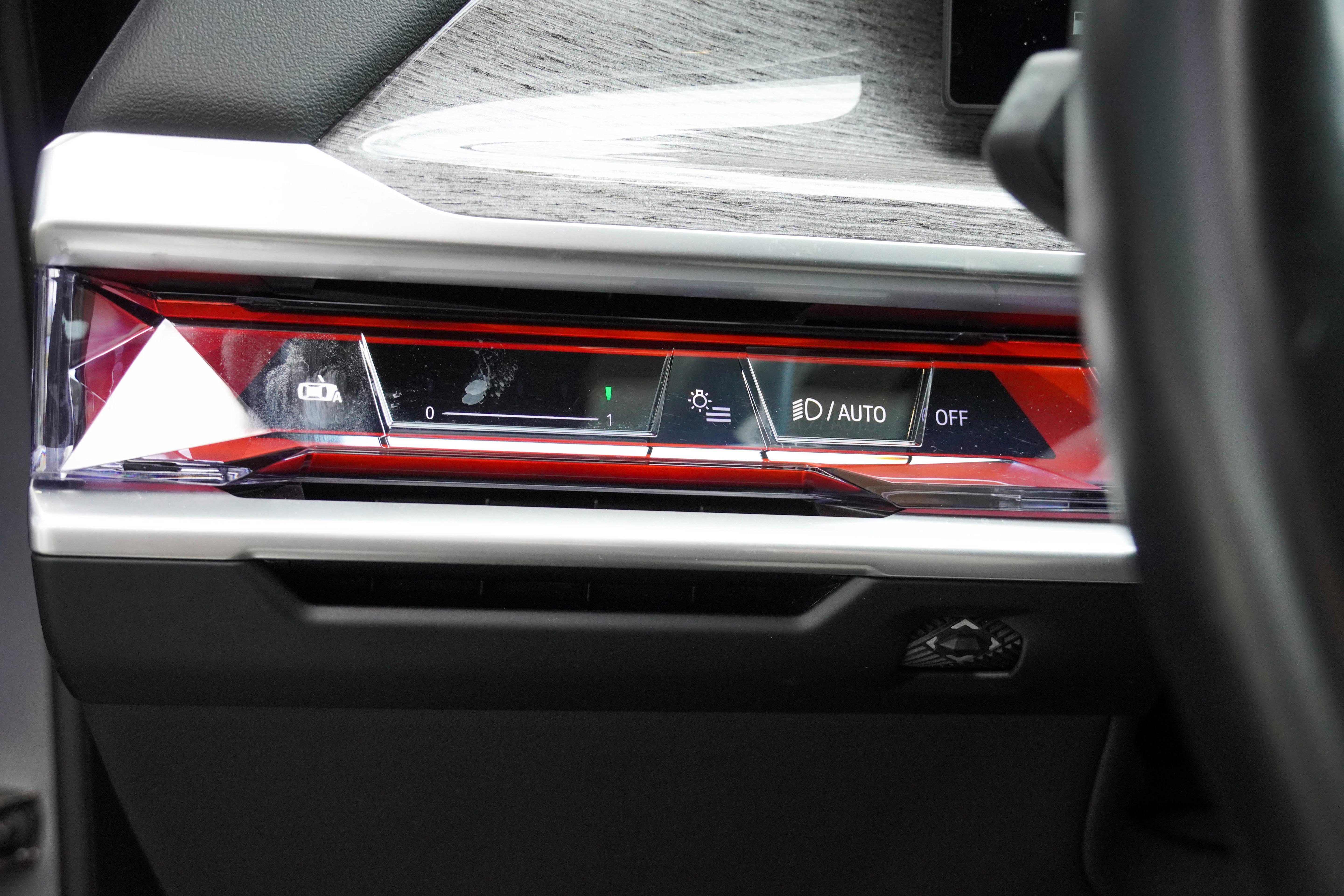 Certified 2023 BMW 760i xDrive w/ Executive Package AWD/4WD image 17