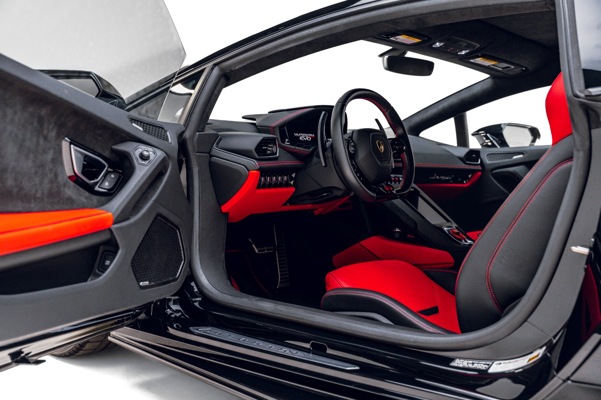 Used 2021 Lamborghini Huracan EVO RWD image 37