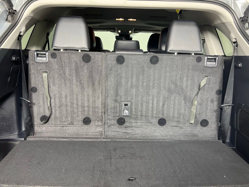 Used 2024 Toyota Highlander XLE image 29