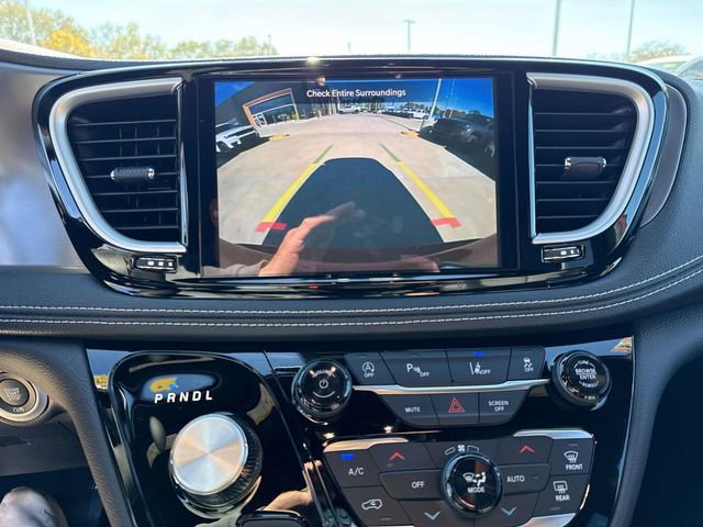 New 2026 Chrysler Pacifica Select image 20