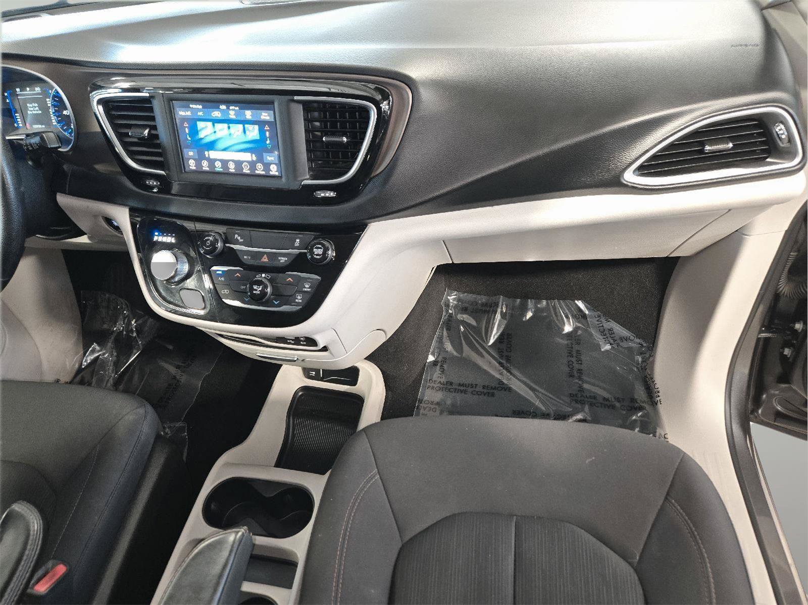 Used 2019 Chrysler Pacifica L FWD image 50
