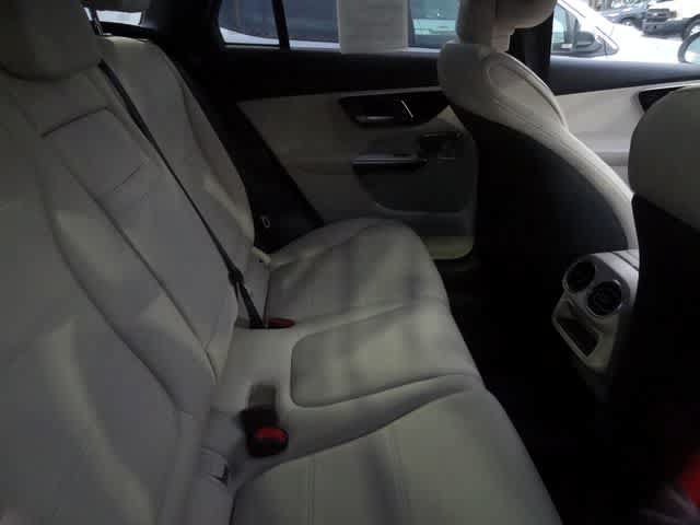 Used 2024 Mercedes-Benz GLC 300 4MATIC image 9