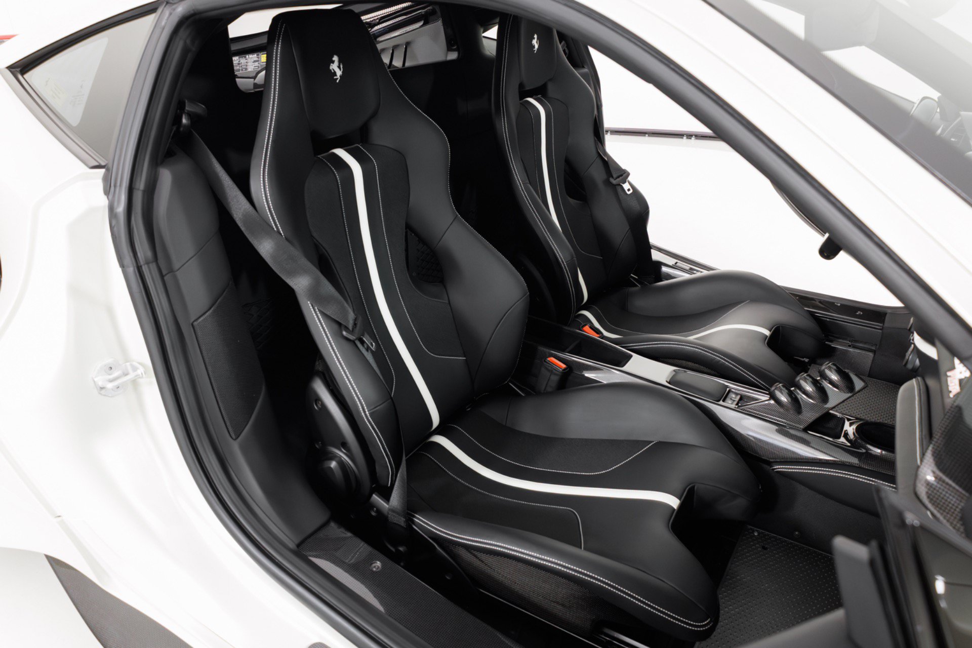 Used 2020 Ferrari 488 Pista Coupe RWD image 38
