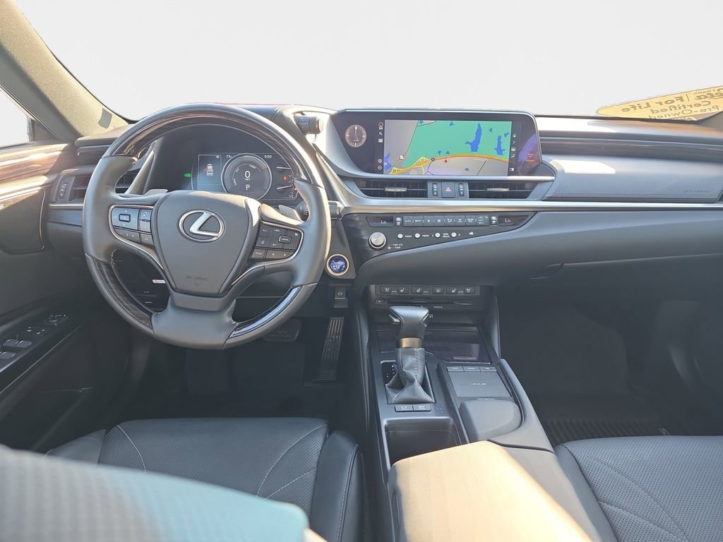 Used 2021 Lexus ES 300h w/ Accessory Package image 15