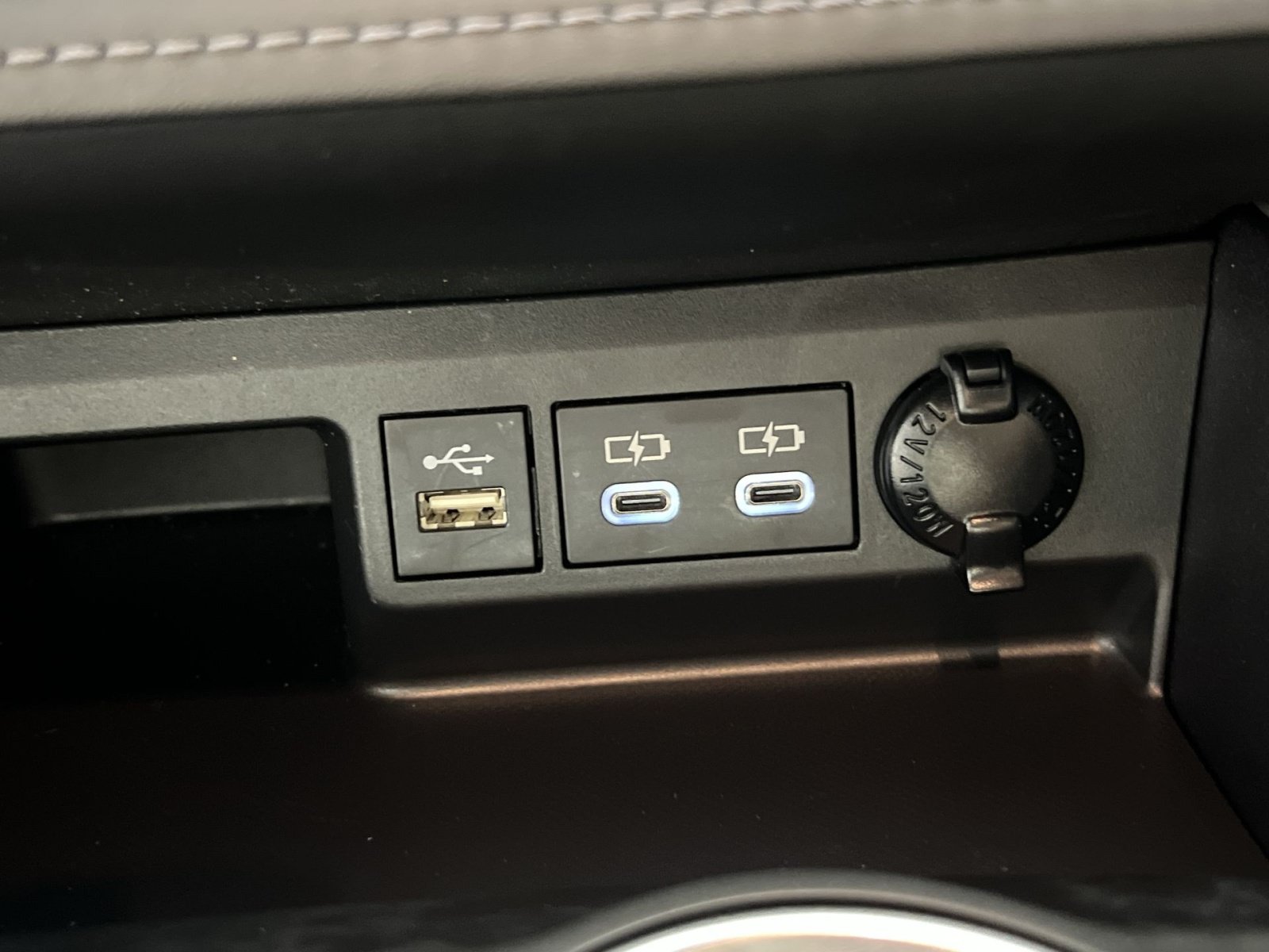 Used 2023 Toyota Highlander XLE AWD/4WD image 34