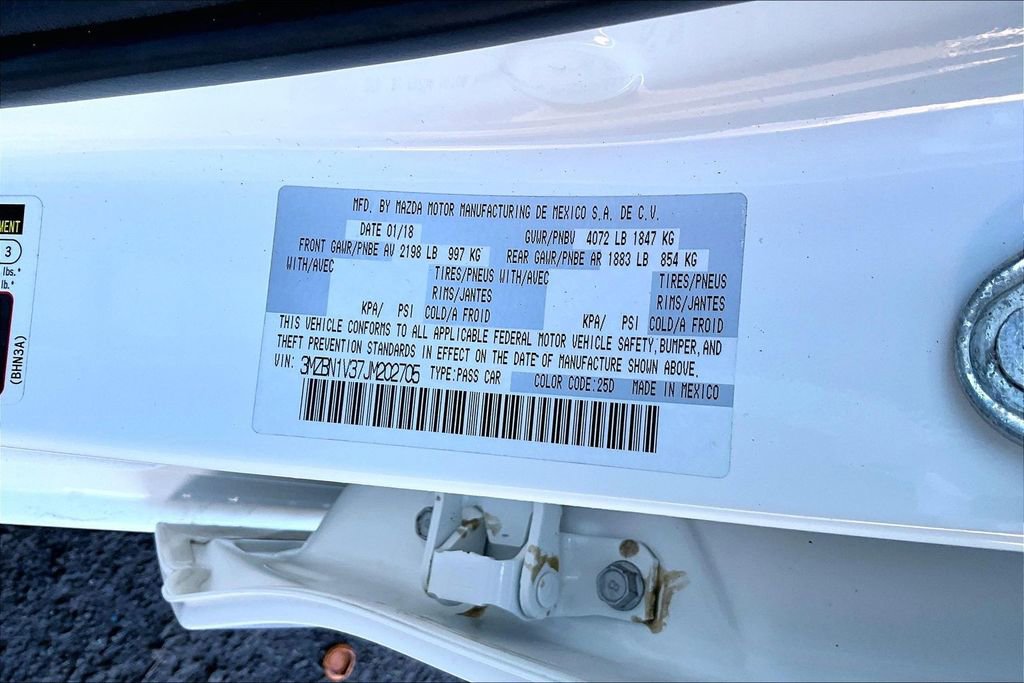 Used 2018 MAZDA MAZDA3 Touring image 35