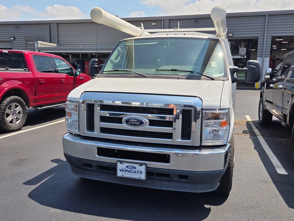 Used 2021 Ford E-350 and Econoline 350 Super Duty w/ Power Windows & Locks Group RWD image 2