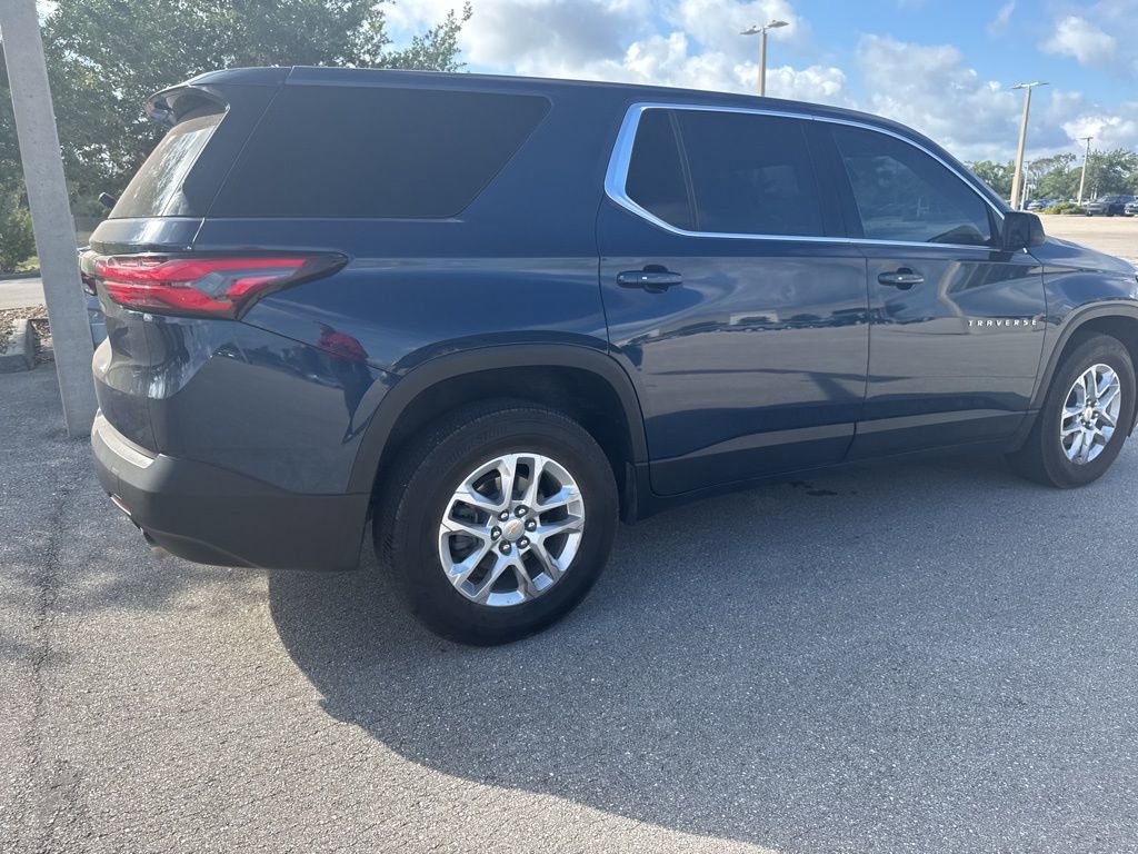 Used 2022 Chevrolet Traverse LS FWD image 5