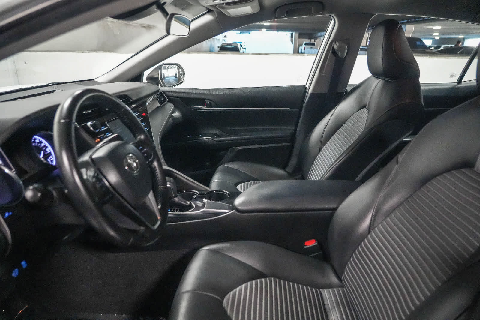 Certified 2019 Toyota Camry SE w/ Carpet Mat Package FWD image 18