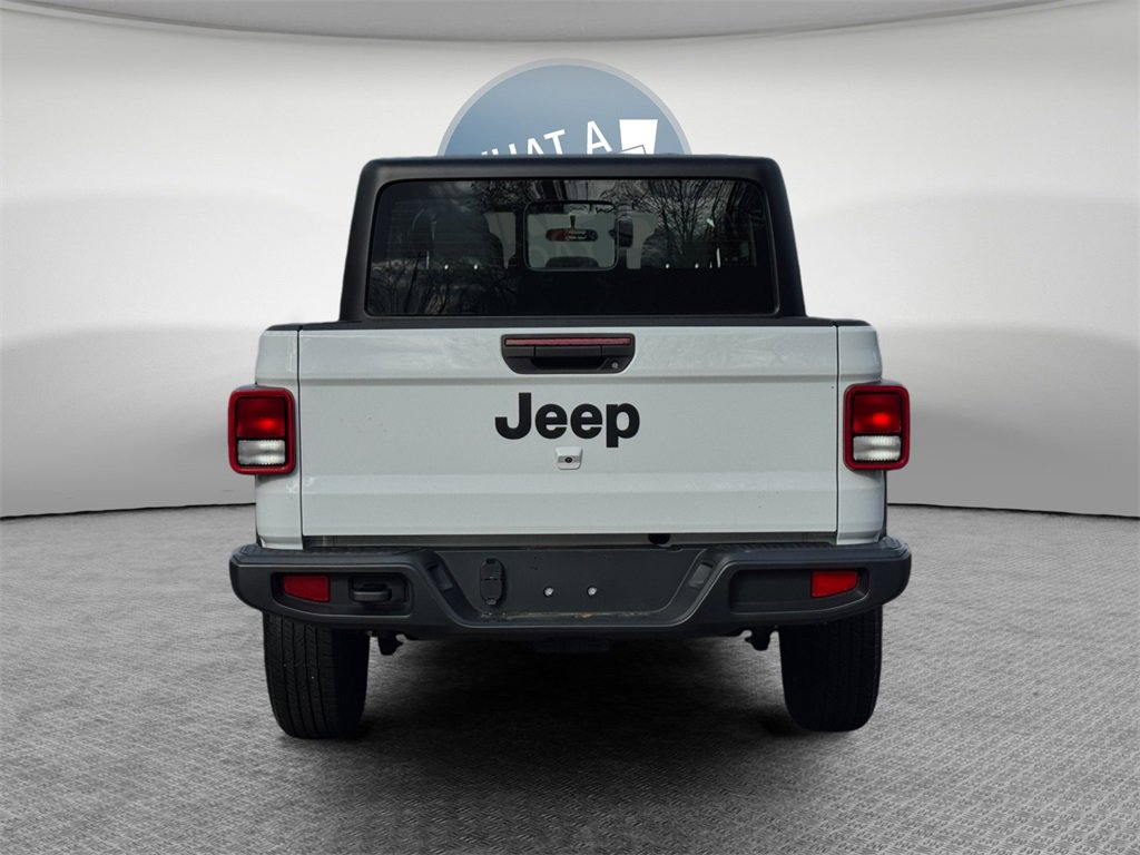 Used 2023 Jeep Gladiator Sport image 8