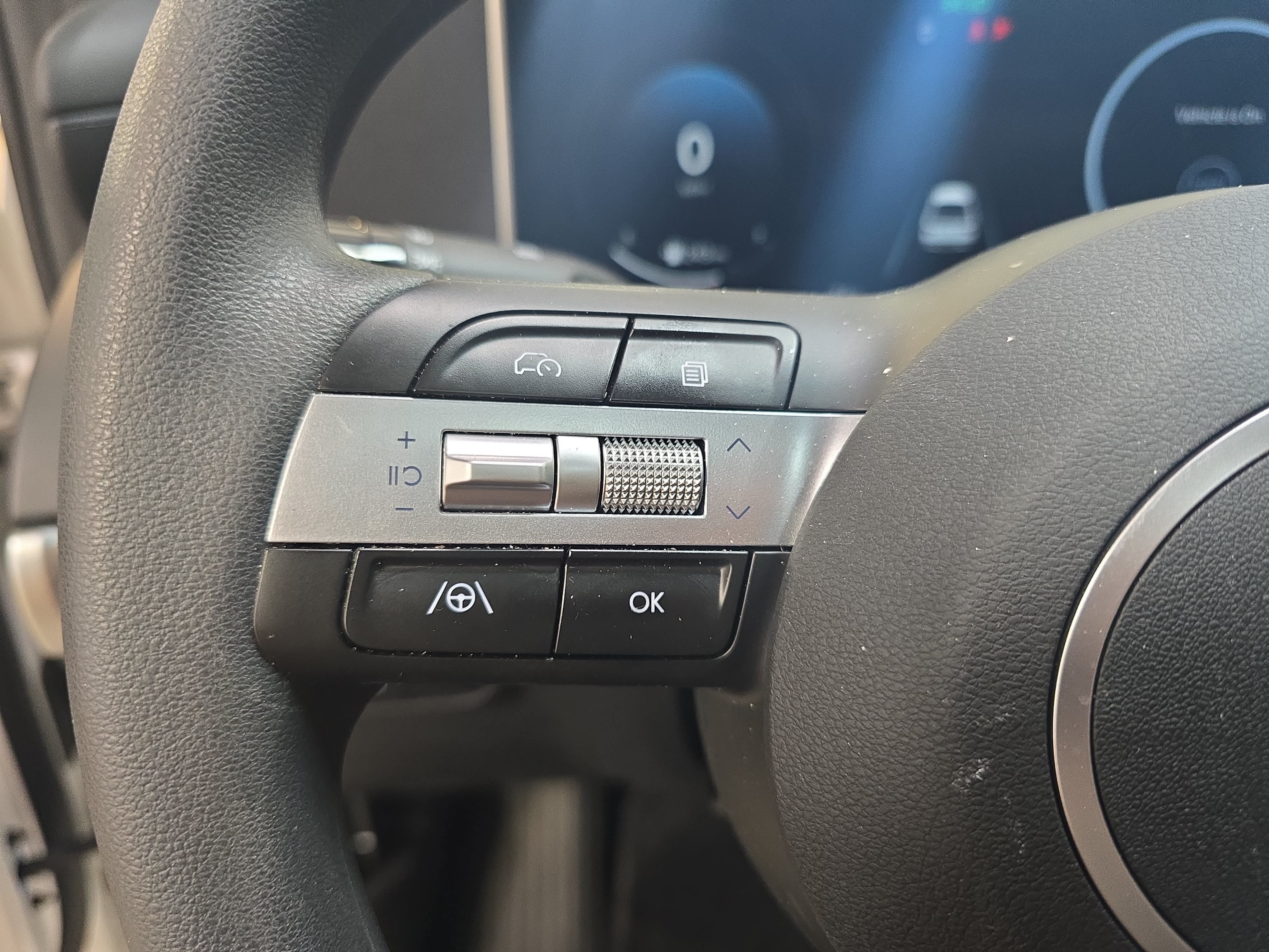 Used 2026 Hyundai Santa Cruz SEL FWD image 14