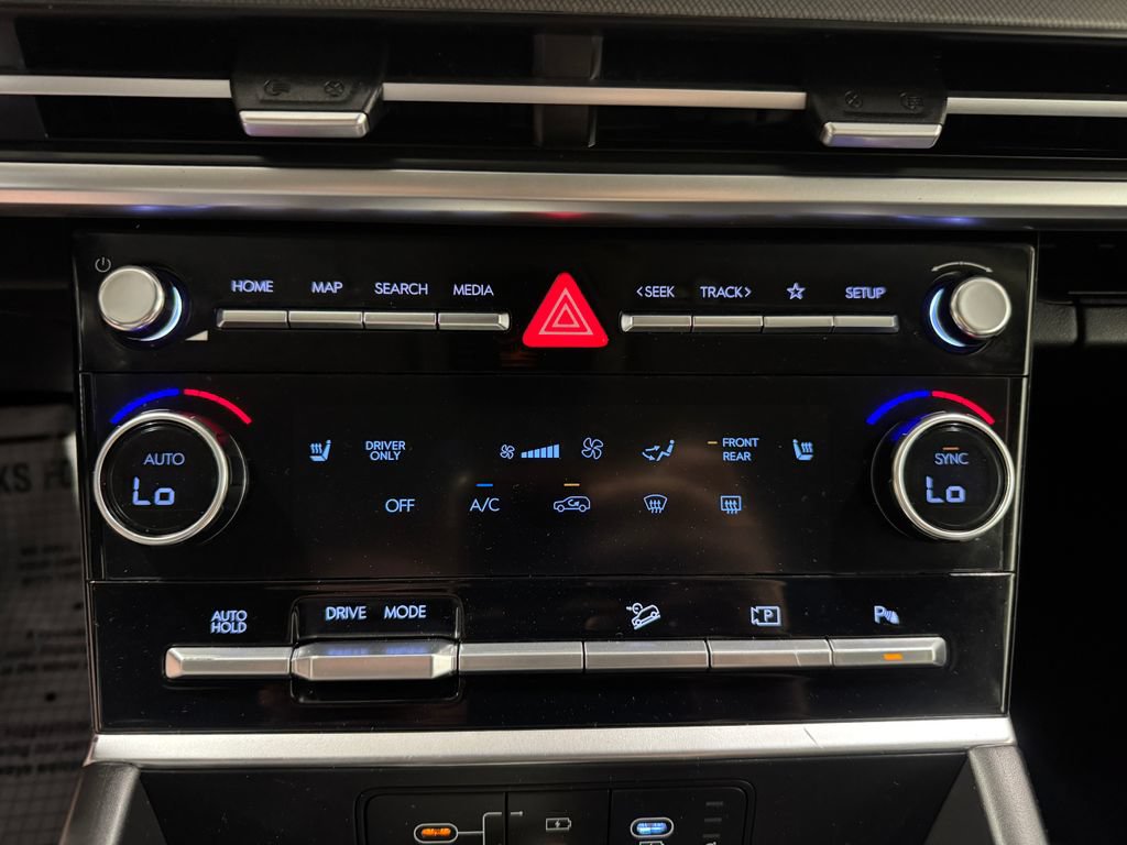 Used 2025 Hyundai Santa Fe SEL FWD image 32