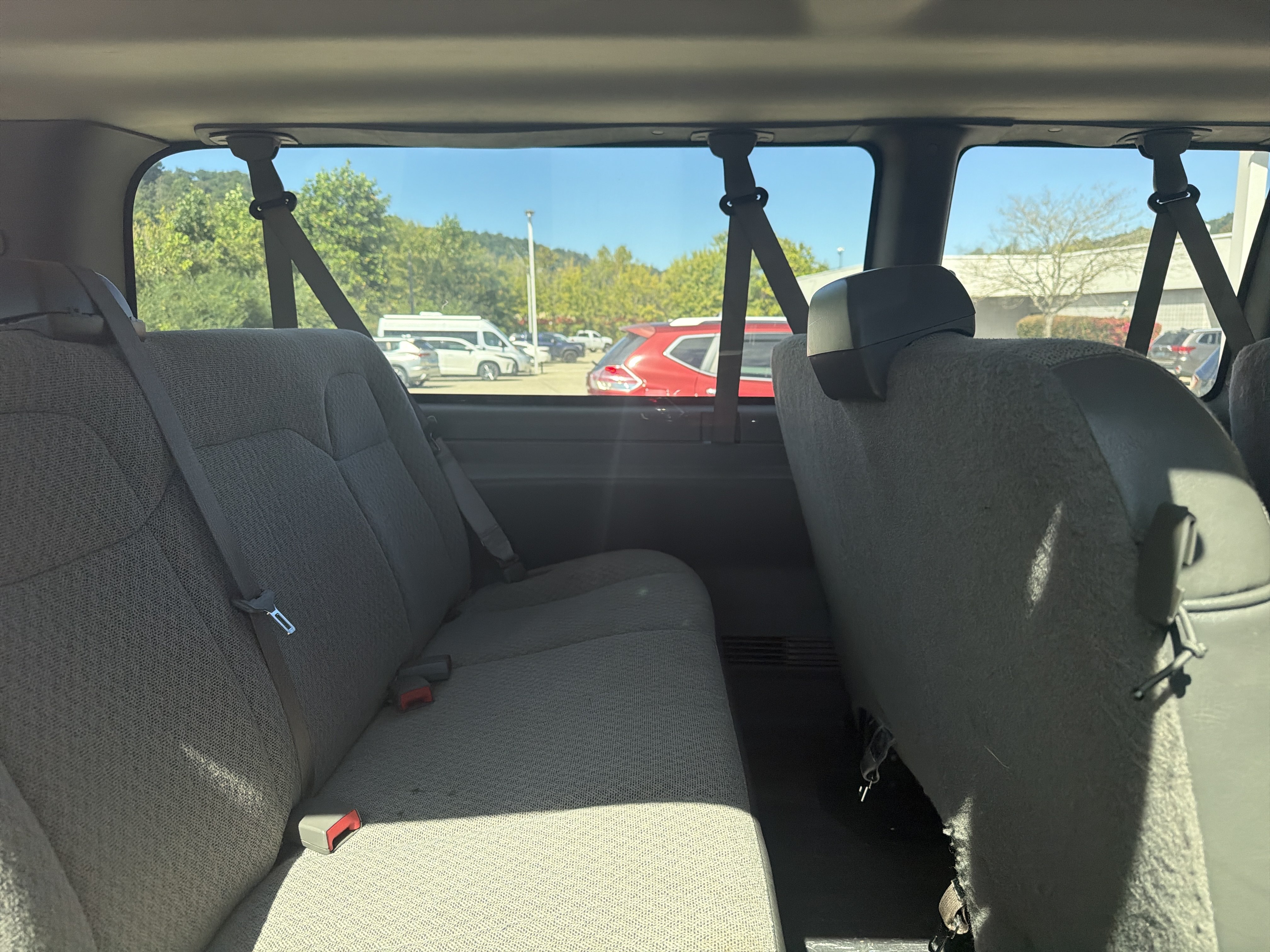 Used 2025 Chevrolet Express 3500 LT w/ LT Preferred Equipment Group RWD image 13