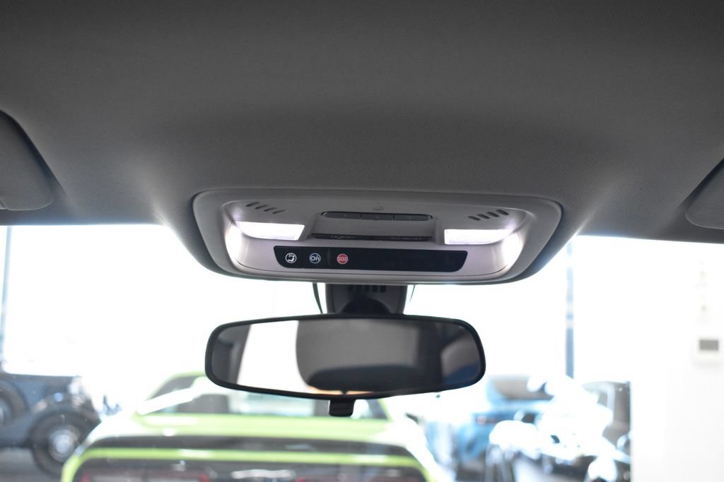 Used 2021 Chevrolet Traverse LT FWD image 30