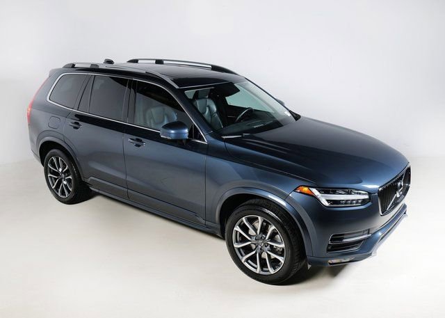 Used 2019 Volvo XC90 T5 Momentum w/ Multimedia Package image 4