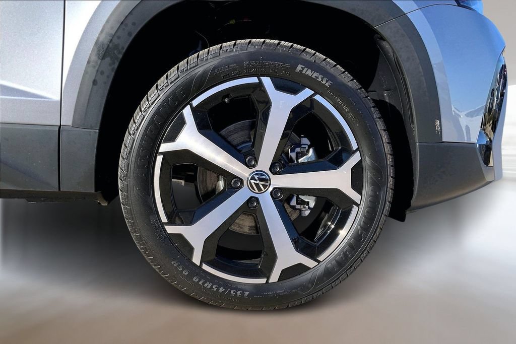 New 2026 Volkswagen Taos SEL AWD/4WD image 13