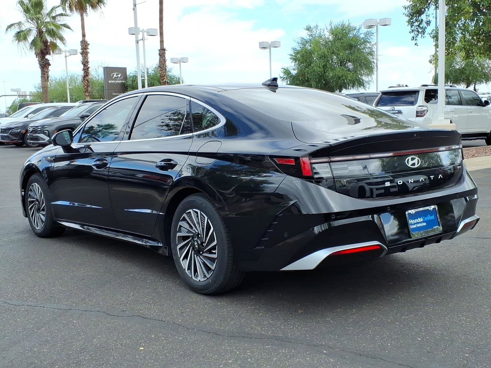 Certified 2025 Hyundai Sonata Limited FWD image 3