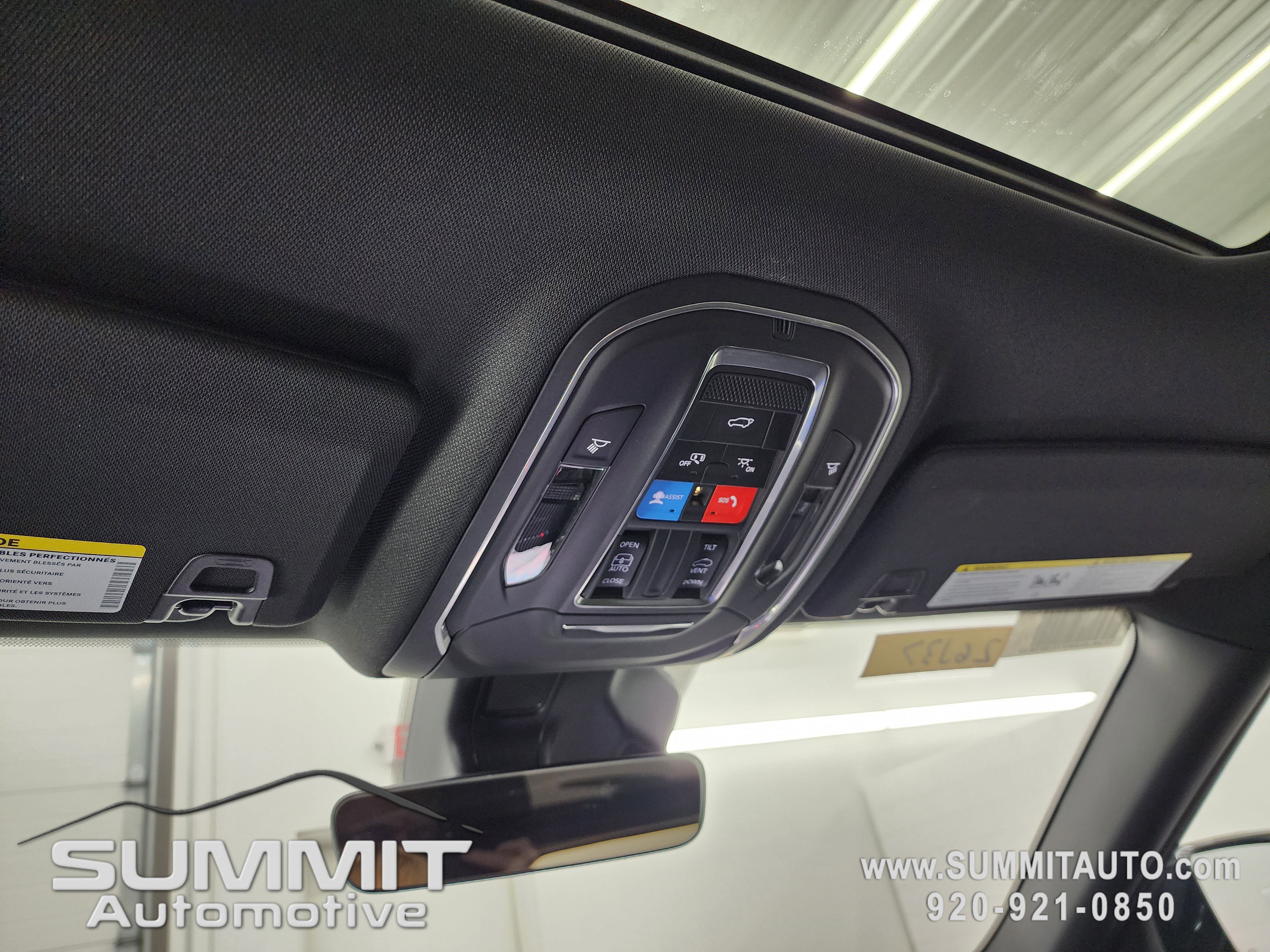 New 2026 Jeep Grand Cherokee Altitude image 12