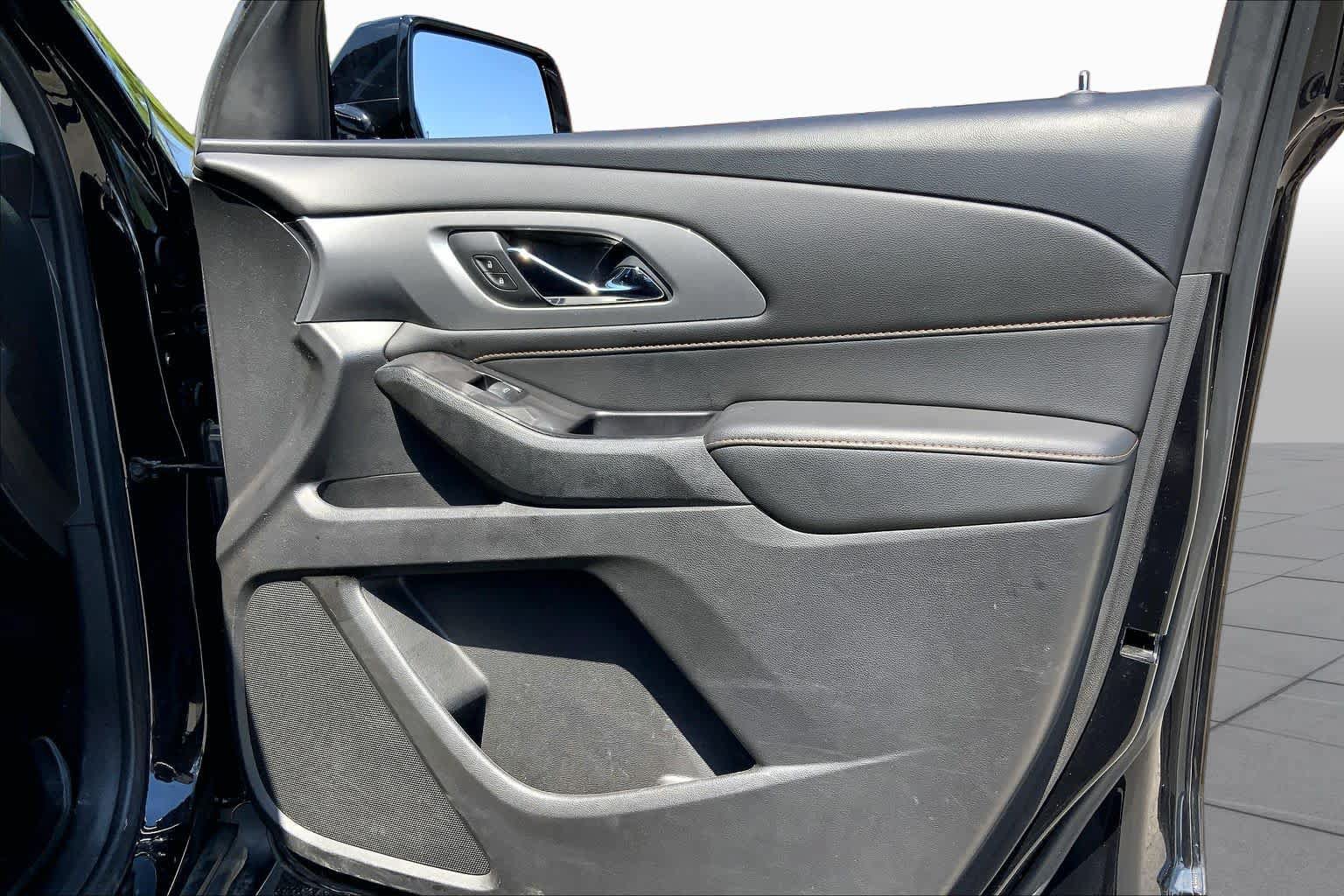Used 2020 Chevrolet Traverse LS FWD image 23