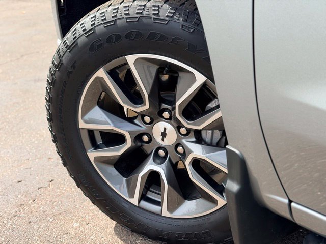 Used 2023 Chevrolet Silverado 1500 RST AWD/4WD image 29