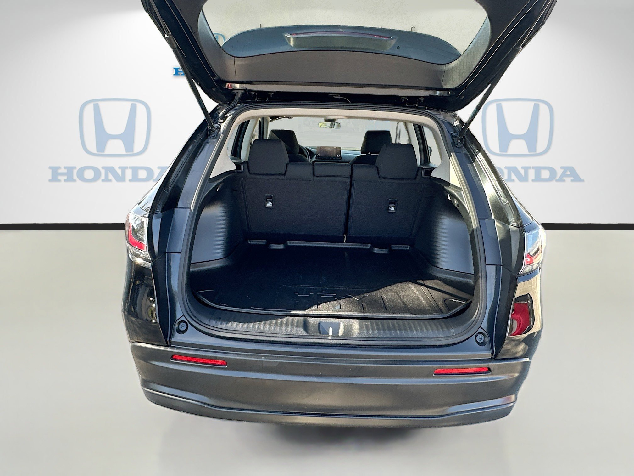 Certified 2023 Honda HR-V LX image 25