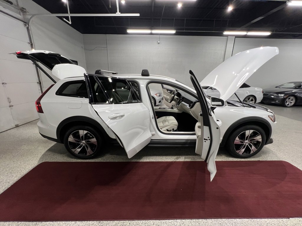 Used 2020 Volvo V60 T5 Cross Country w/ Protection Package Premier image 62