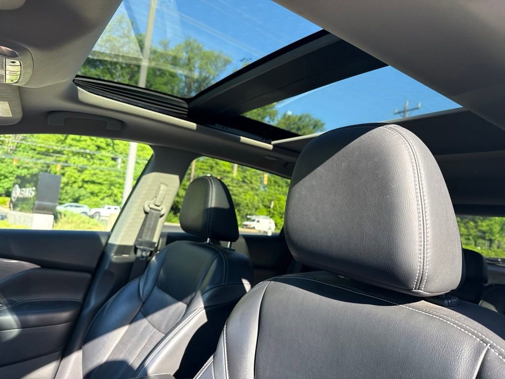 Used 2018 Nissan Murano Platinum w/ Cargo Package AWD/4WD image 12