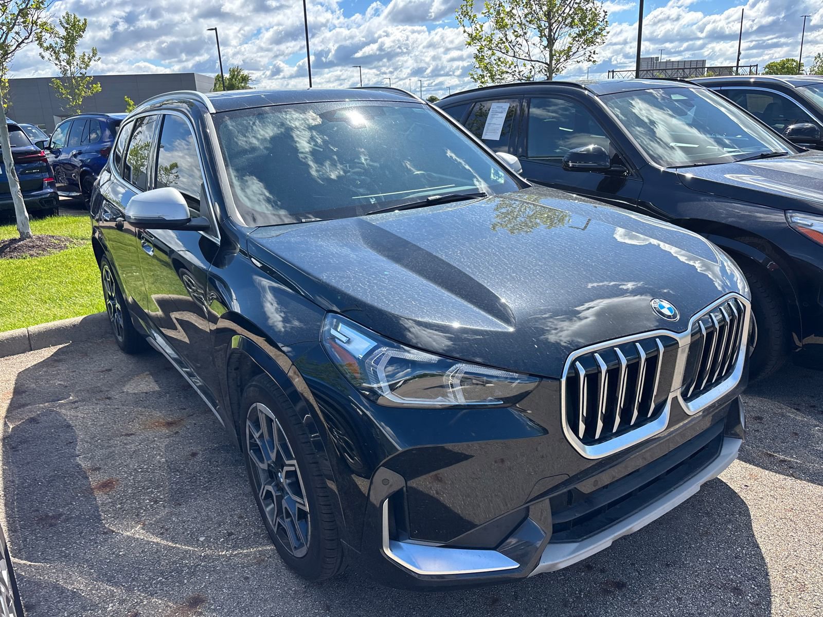 Used 2024 BMW X1 xDrive28i w/ Convenience Package AWD/4WD image 3