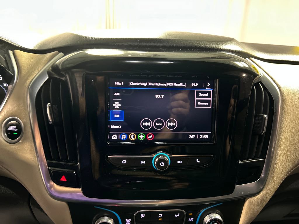 Used 2022 Chevrolet Traverse LS FWD image 16