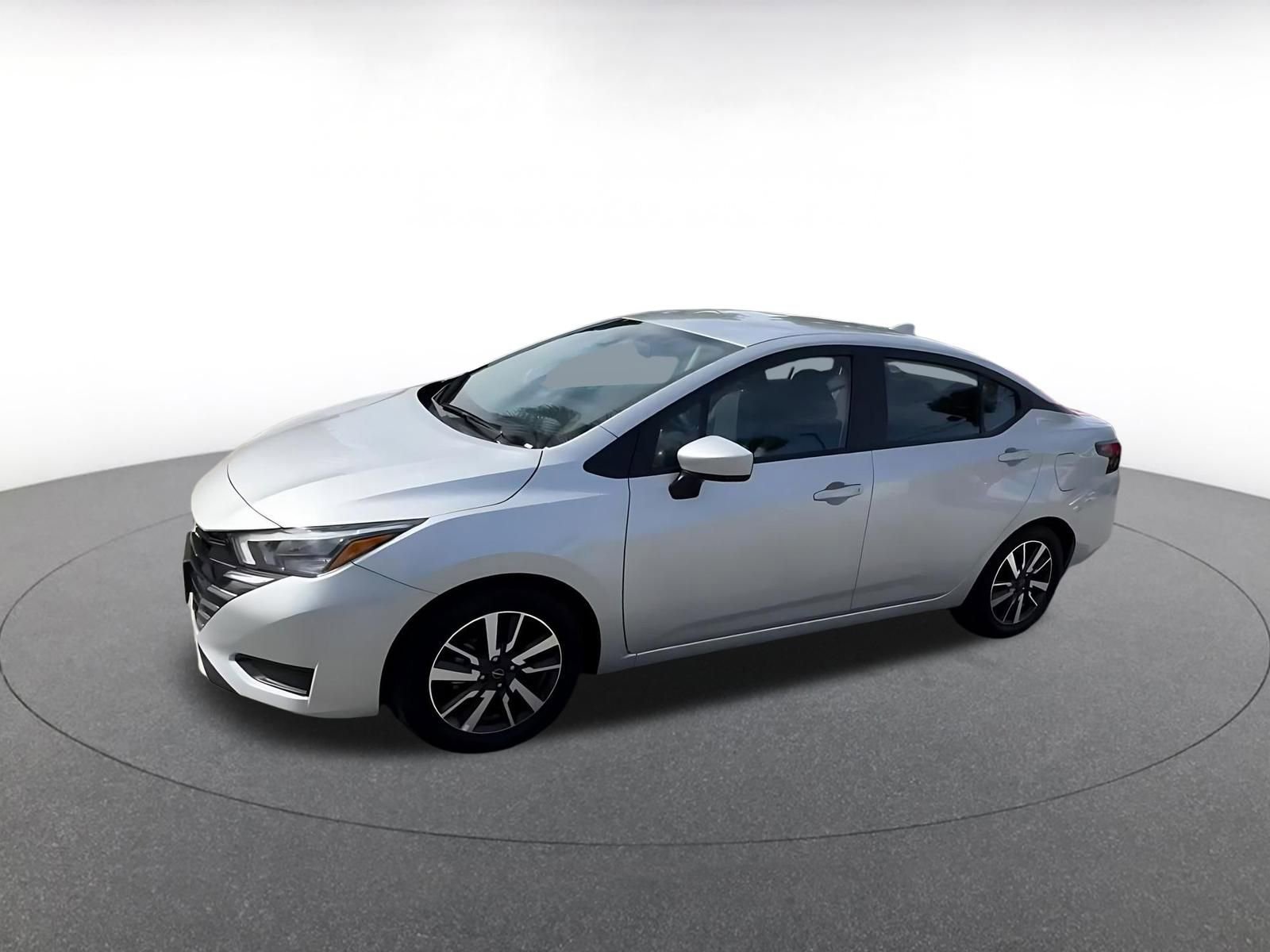 Used 2025 Nissan Versa SV FWD image 8