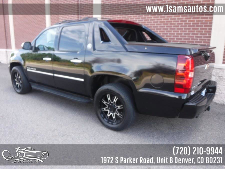 Used 2013 Chevrolet Avalanche LTZ image 4