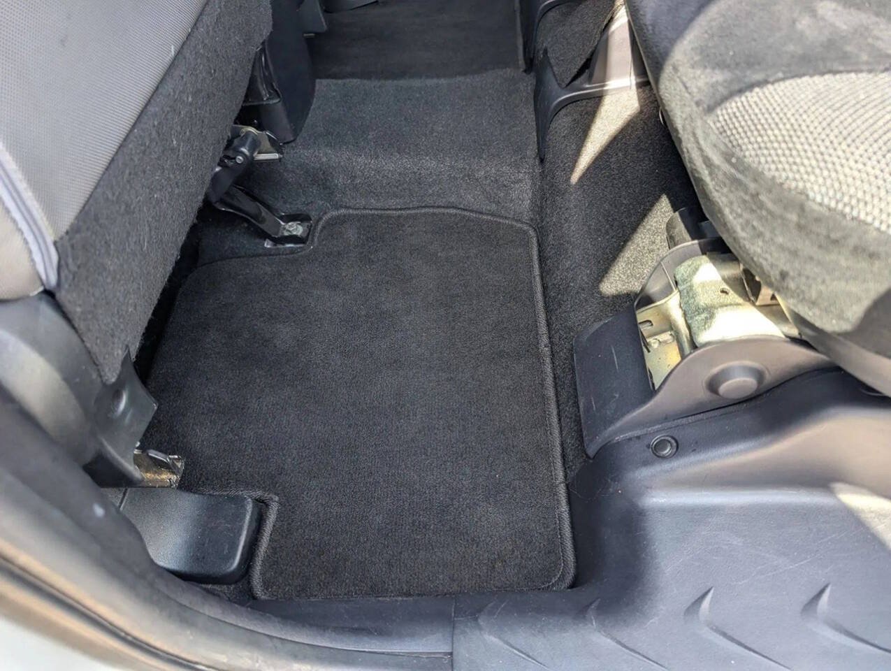 Used 2007 Mitsubishi Outlander LS AWD/4WD image 29