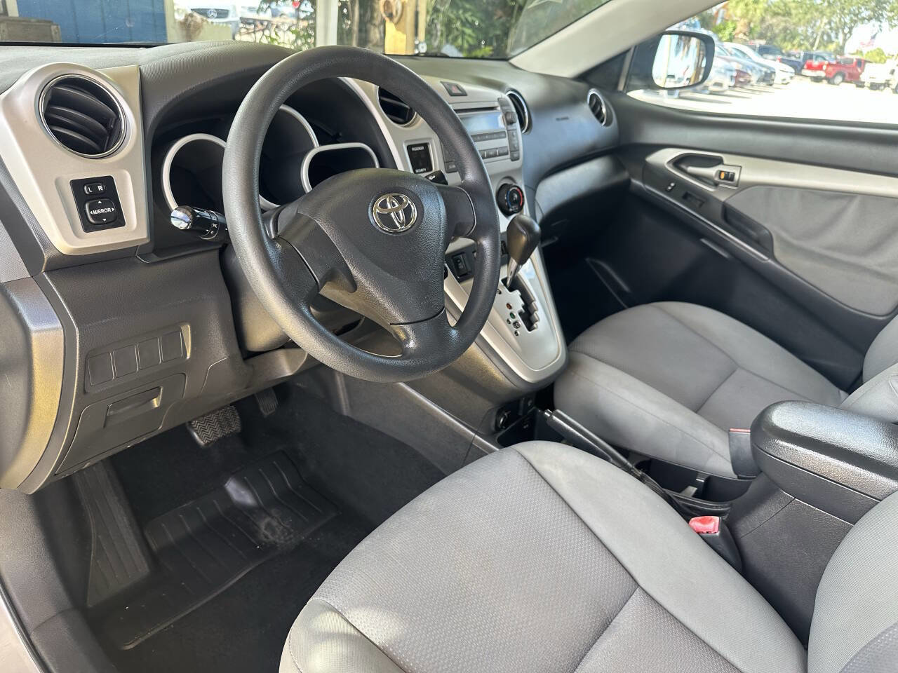 Used 2009 Toyota Matrix S FWD image 13